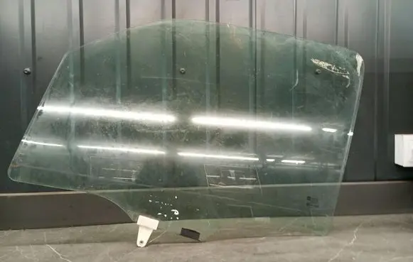 Opel Agila A Front door window glass four-door
