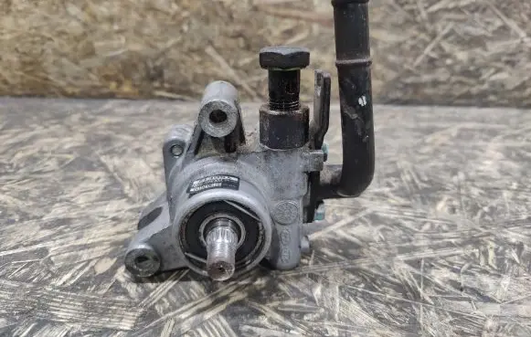 KIA Rio Power steering pump 571001G110
