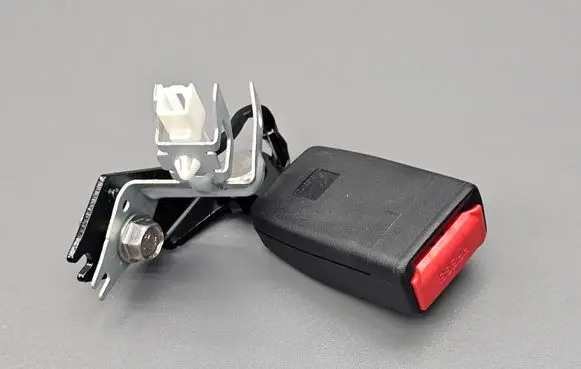 Mazda 3 III Rear seatbelt buckle AEKB0170