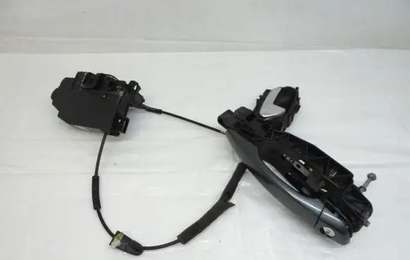 Citroen C4 II Picasso Front door lock 9810310480