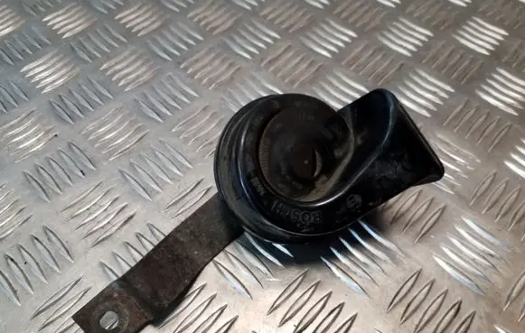 Nissan Primera Horn signal E9703881157