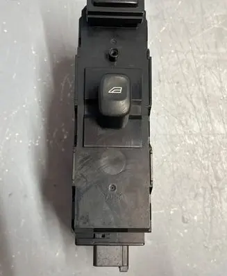 Volvo V70 Electric window control switch 30658147 03W13E MP134300136