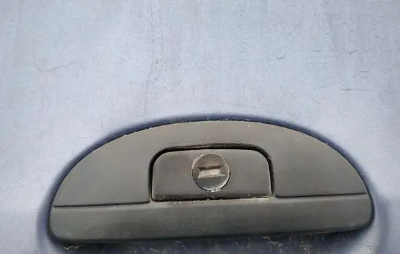 Renault Scenic I Tailgate exterior lock 