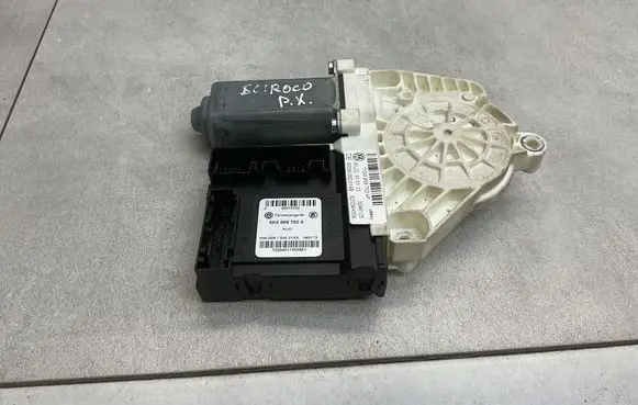 Volkswagen Scirocco Front door window regulator motor 1Q0959702H 5K0959792A