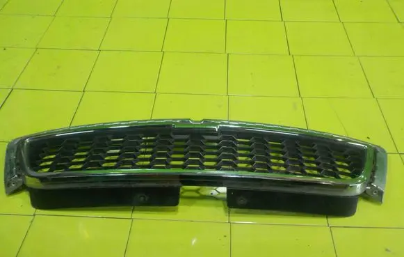 Chevrolet Captiva Front bumper upper radiator grill PP22