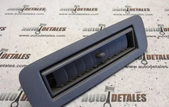 Toyota Avensis Verso Air vent grill in roof 