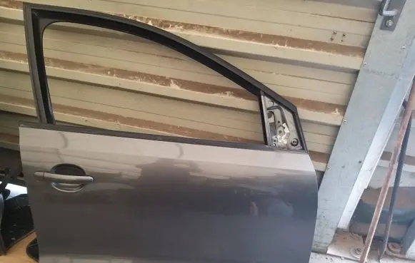 Volkswagen Polo V 6R Front door LD7R