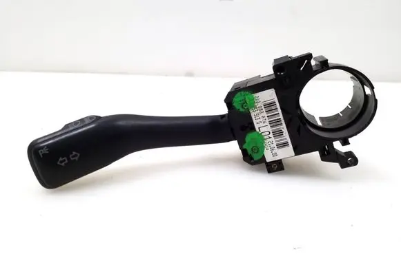 Volkswagen PASSAT B5 Wiper turn signal indicator stalk/switch 