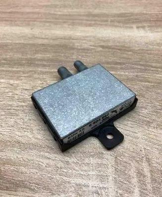 BMW 7 E38 Aerial antenna amplifier 6903660