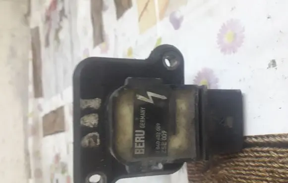 Audi A6 S6 C4 4A High voltage ignition coil 0040402009