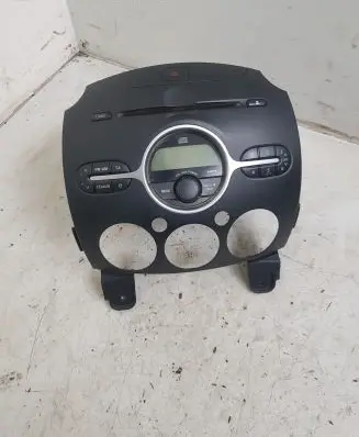 Mazda 2 Radio/CD/DVD/GPS head unit DF7466AR0