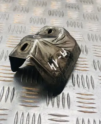 Volkswagen PASSAT B6 Heat shield in engine bay 038129969