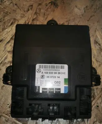 Mercedes-Benz B W245 Door control unit/module A1698208026 05072314