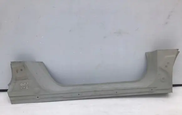 Suzuki Vitara (LY) Pillar (middle) 