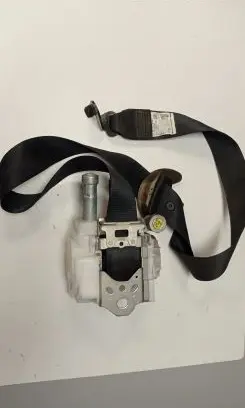 Toyota Highlander XU50 Front seatbelt P070231 0076701