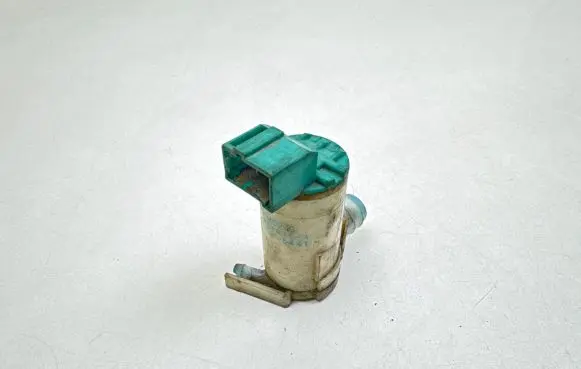 Nissan X-Trail T30 Windscreen/windshield washer pump 2224616A