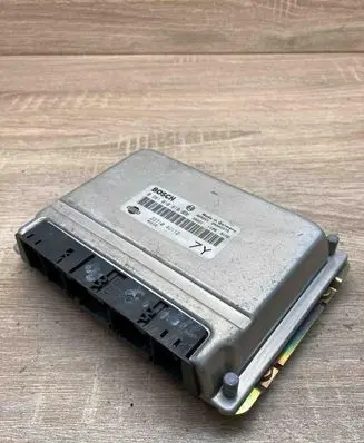 Nissan X-Trail T30 Engine control unit/module ECU 237104U112 0281010810