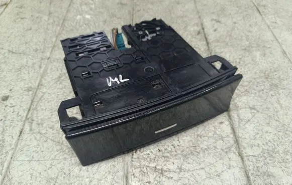 Mercedes-Benz ML W164 Car ashtray A1648100030