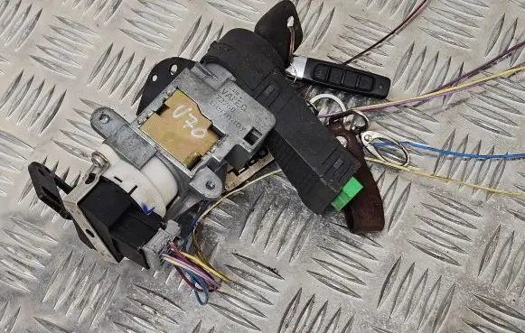 Volvo V70 Ignition lock 510130020 8622347