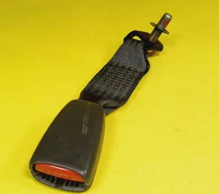 Mitsubishi Space Star Rear seatbelt buckle