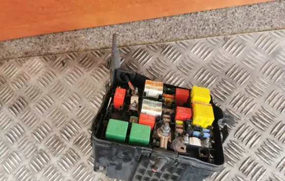Peugeot 2008 I Fuse box set