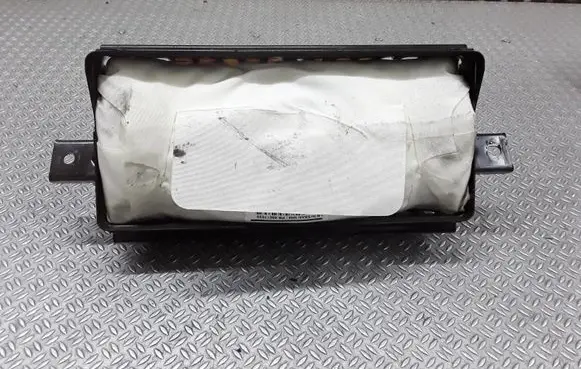 Nissan Micra Passenger airbag