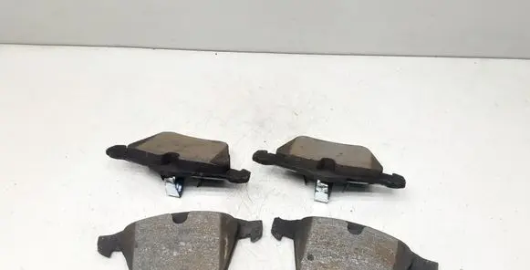 Volvo XC70 Brake pads (front) 