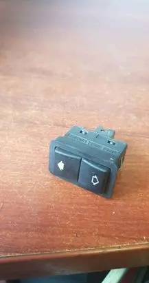BMW 7 E38 Electric window control switch 8352148