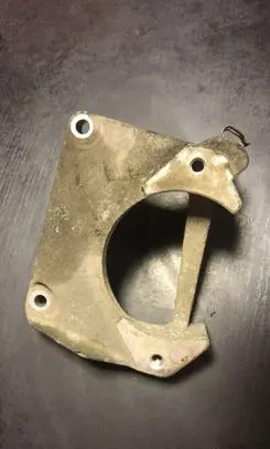 BMW 5 E60 E61 Engine mounting bracket 6761117