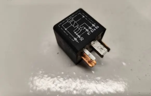 Audi A4 S4 B5 8D Other relay 443951253AA 899574000