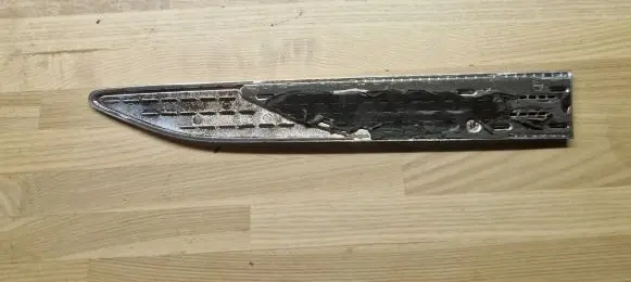 Volkswagen Touareg III Fender model badge letters 
