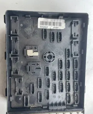 Volkswagen PASSAT B6 Fuse module 3C0937125 63592777