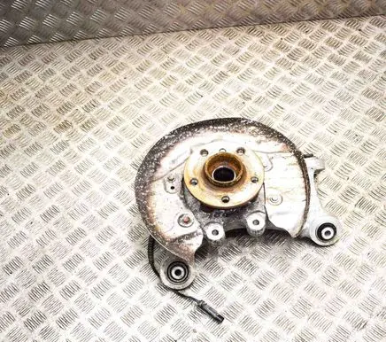 Rear wheel hub