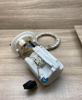 Toyota Prius (NHW20) In-tank fuel pump 7702047041 1019618992