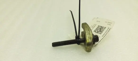 Nissan Qashqai Fuel Injector clamp holder