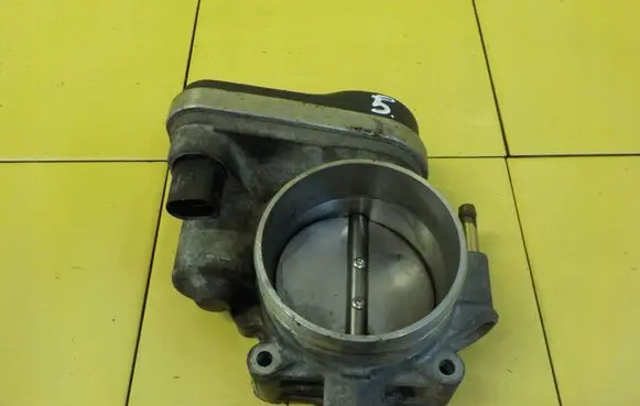 Audi TT Mk1 Throttle body valve 022133062AA