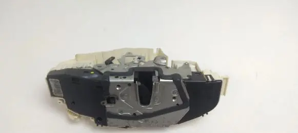 Mercedes-Benz S W221 Rear door lock A2217302435 M8689