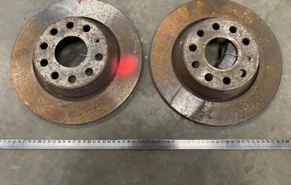 Volkswagen PASSAT B6 Rear brake disc