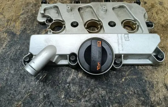 Audi Q5 SQ5 Rocker cam cover 06E103471P