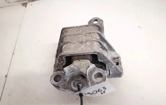 Fiat Croma Engine mount bracket