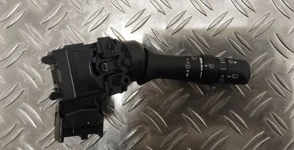Toyota Auris 150 Wiper control stalk 17F582 02411