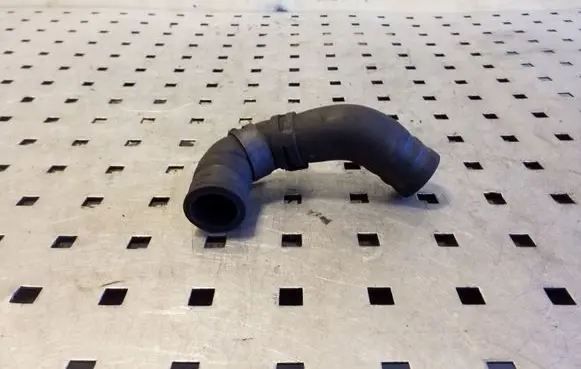 Volkswagen PASSAT CC Engine coolant pipe/hose