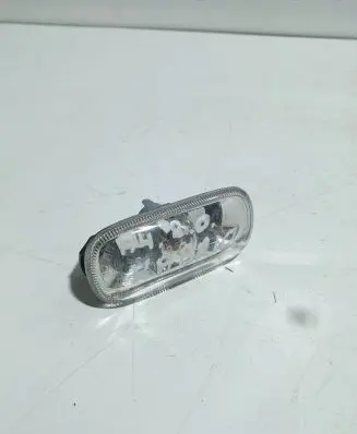 Audi A4 S4 B7 8E 8H Front fender indicator light 8E0949127