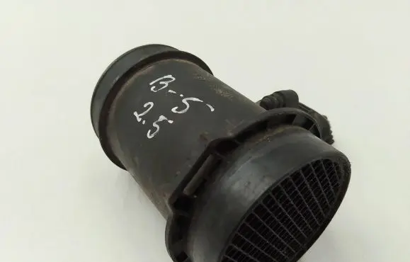 Volkswagen PASSAT B5 Mass air flow meter 0281002461