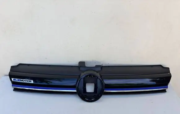 Volkswagen PASSAT B8 Front grill 3G0853653A