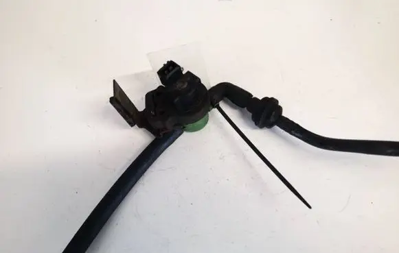 Mercedes-Benz E W211 Valve vacuum 0004703293