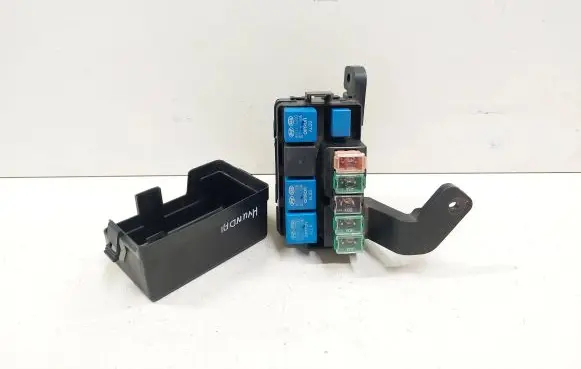Hyundai Santa Fe Relay mounting block 911162B010