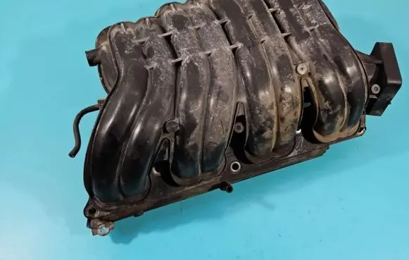 Toyota Avensis T220 Intake manifold IMPRK1370606
