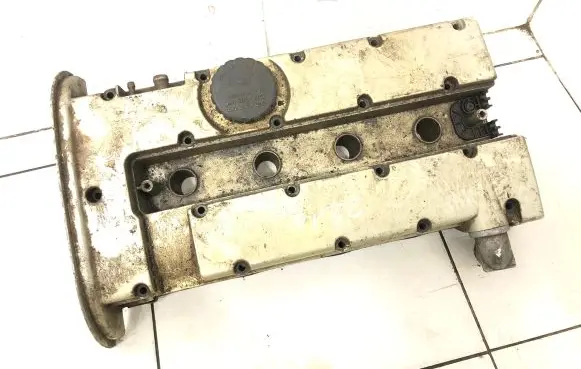 Opel Astra G Rocker cam cover 90285958