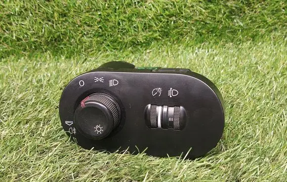 Seat Ibiza III (6L) Light switch 6L1941531AD